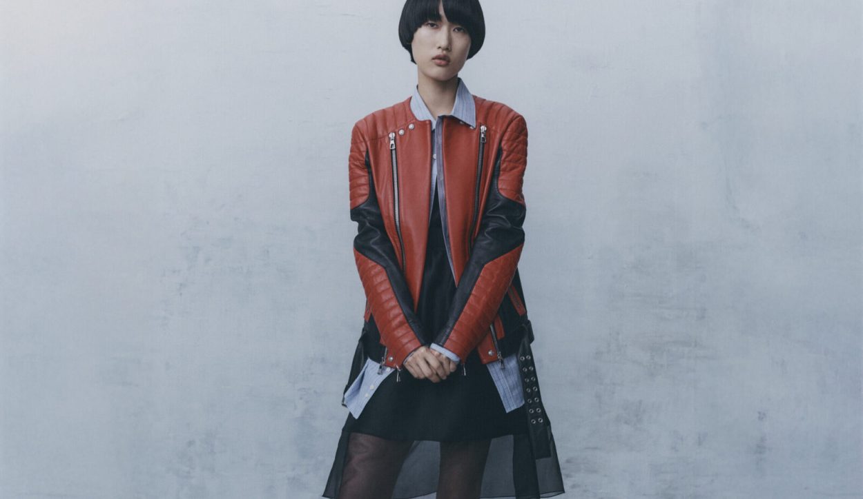 This year marks the 20th anniversary of H&M’s famous guest designer collaborations, an initiative that profoundly changed the landscape of modern fashion. To celebrate this special anniversary, H&M is now revisiting its most legendary and beloved collaborative collections through a special release of pre-loved items. 